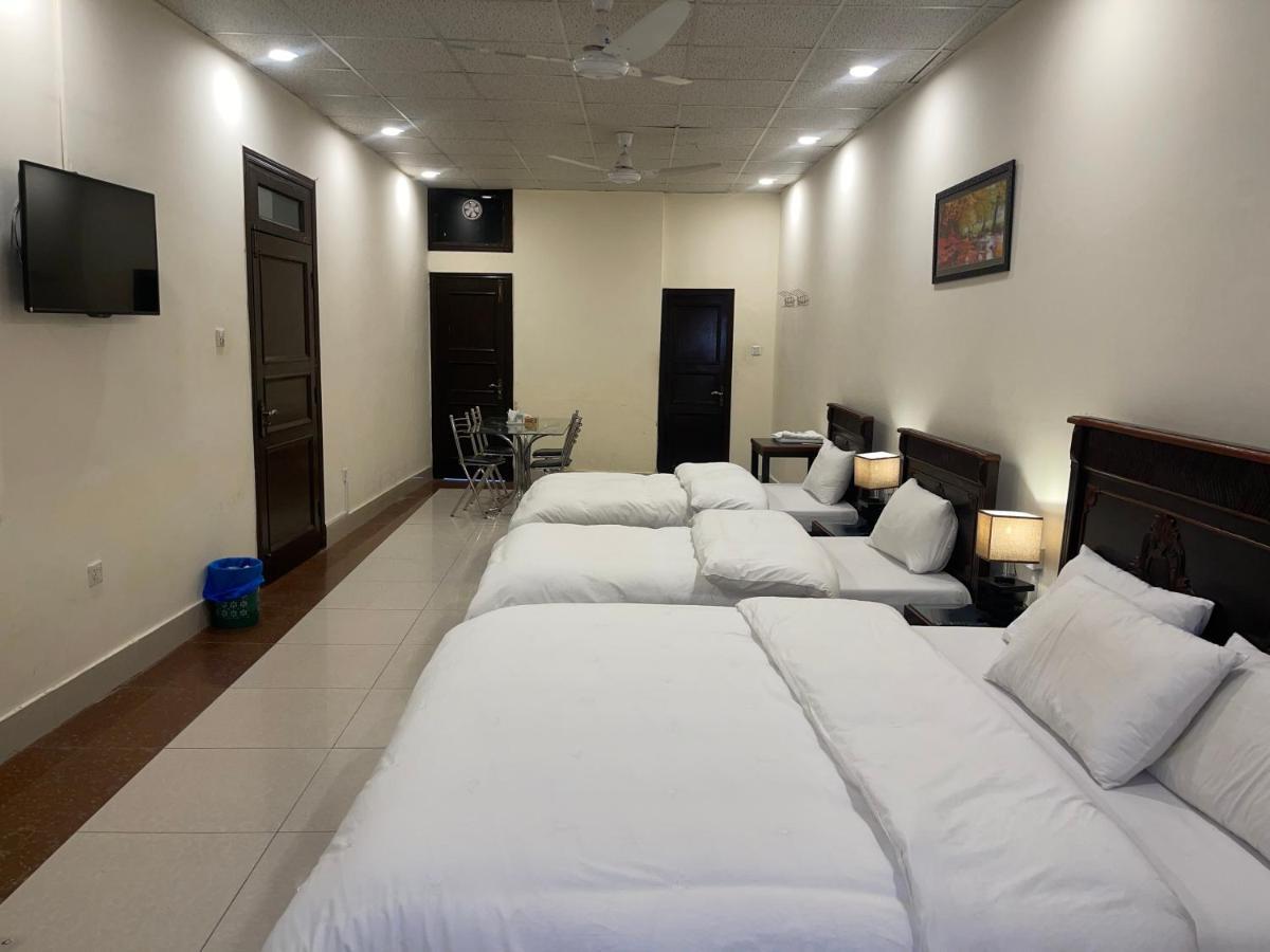 Crown Castle Peshawar Hotel Buitenkant foto